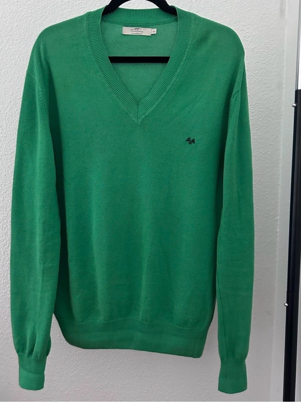 Burberry Men's V-Neck Sweater in Green with Subtle Logo